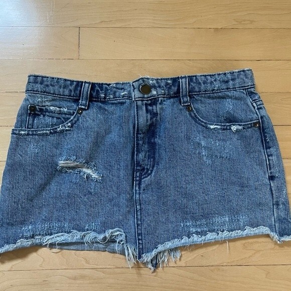 Free People Cute To Boot Distressed Mini Denim Skirt 2 NWOT - Picture 5 of 12